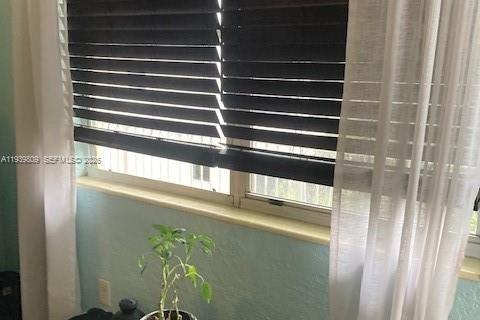 Copropriété à louer à Miami Beach, Floride: 41.81 m2 № 1997076 - photo 4