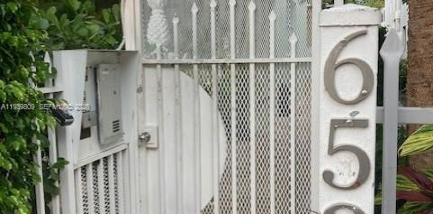 Studio à Condo à Miami Beach, Floride  № 1997076