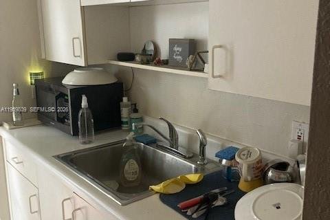 Copropriété à louer à Miami Beach, Floride: 41.81 m2 № 1997076 - photo 11