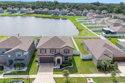 House in Riverview, Florida 4 bedrooms, 244.8 sq.m. № 1915848 - photo 2