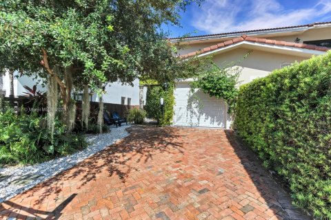 Adosado en alquiler en Miami, Florida, 3 dormitorios, 195.09 m2 № 1952054 - foto 2
