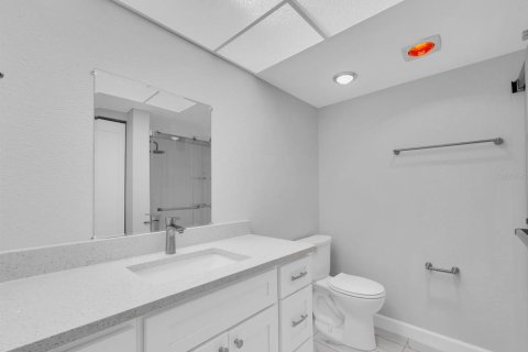 House in Saint Petersburg, Florida 2 bedrooms, 130.06 sq.m. № 2219645 - photo 17
