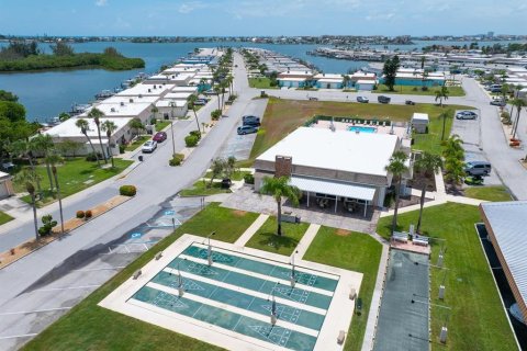 House in Saint Petersburg, Florida 2 bedrooms, 130.06 sq.m. № 2219645 - photo 24