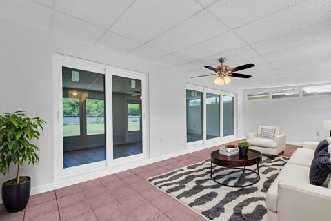 House in Saint Petersburg, Florida 2 bedrooms, 130.06 sq.m. № 2219645 - photo 13