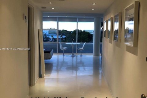 Снять в аренду кондоминиум в Майами-Бич, Флорида 62.99м2, № 1992506 - фото 11