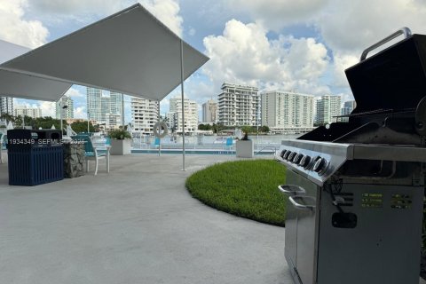 Condominio en alquiler en Miami Beach, Florida, 62.99 m2 № 1992506 - foto 25