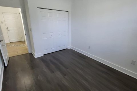 Villa ou maison à louer à Homestead, Floride: 5 chambres, 310.29 m2 № 1959277 - photo 20