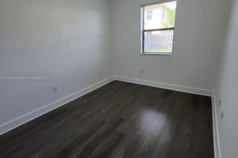 Villa ou maison à louer à Homestead, Floride: 5 chambres, 310.29 m2 № 1959277 - photo 21