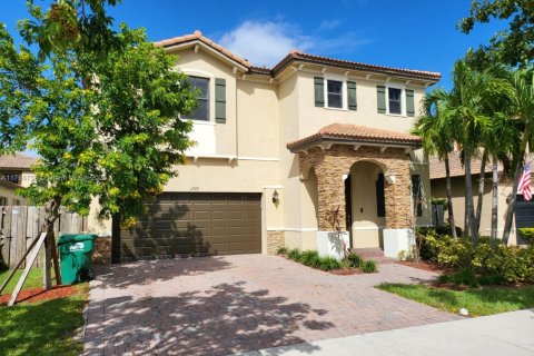 Villa ou maison à louer à Homestead, Floride: 5 chambres, 310.29 m2 № 1959277 - photo 2