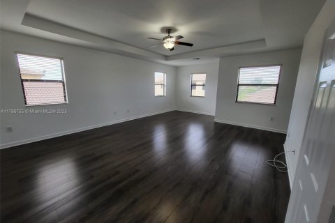 Villa ou maison à louer à Homestead, Floride: 5 chambres, 310.29 m2 № 1959277 - photo 16