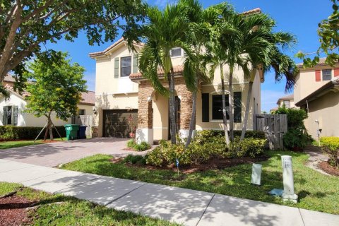 Villa ou maison à louer à Homestead, Floride: 5 chambres, 310.29 m2 № 1959277 - photo 3