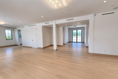 Apartment in Palm Beach, Florida 2 bedrooms, 176.51 sq.m. № 2245739 - photo 17