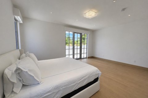 Apartment in Palm Beach, Florida 2 bedrooms, 176.51 sq.m. № 2245739 - photo 24