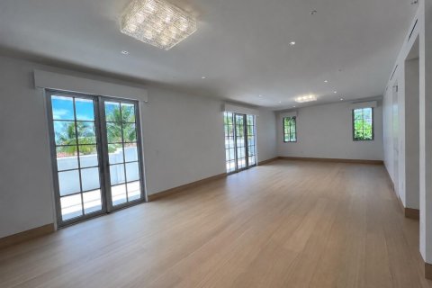 Apartment in Palm Beach, Florida 2 bedrooms, 176.51 sq.m. № 2245739 - photo 18