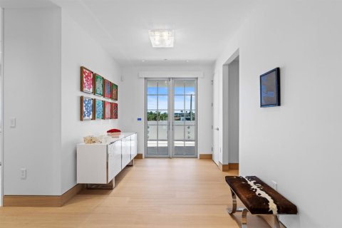 Apartment in Palm Beach, Florida 2 bedrooms, 176.51 sq.m. № 2245739 - photo 6