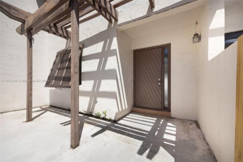 Adosado en alquiler en Miami, Florida, 3 dormitorios, 147.9 m2 № 1897981 - foto 2