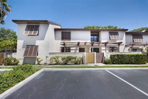 Adosado en alquiler en Miami, Florida, 3 dormitorios, 147.9 m2 № 1897981 - foto 1