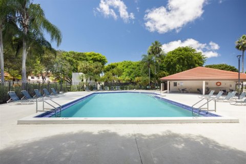 Adosado en alquiler en Miami, Florida, 3 dormitorios, 147.9 m2 № 1897981 - foto 17