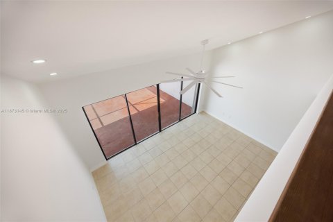 Adosado en alquiler en Miami, Florida, 3 dormitorios, 147.9 m2 № 1897981 - foto 7