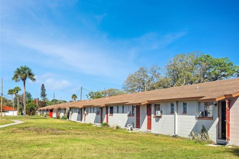 Propiedad comercial en venta en Orlando, Florida, 38 dormitorios, 1801.56 m2 № 2128546 - foto 12