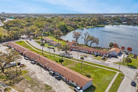 Propiedad comercial en venta en Orlando, Florida, 38 dormitorios, 1801.56 m2 № 2128546 - foto 7