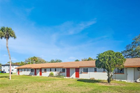 Propiedad comercial en venta en Orlando, Florida, 38 dormitorios, 1801.56 m2 № 2128546 - foto 13
