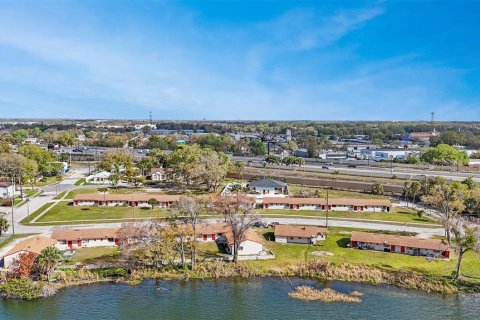 Propiedad comercial en venta en Orlando, Florida, 38 dormitorios, 1801.56 m2 № 2128546 - foto 6
