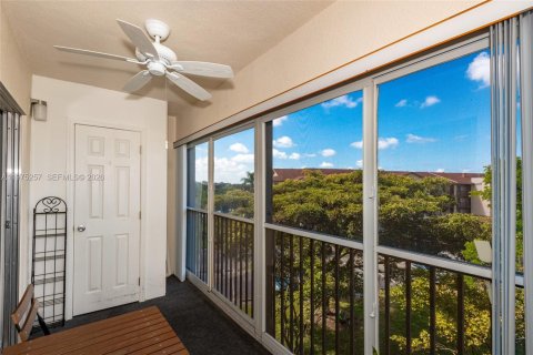 Купить кондоминиум в Пемброк-Пайнс, Флорида 2 спальни, 112.13м2, № 2036343 - фото 29