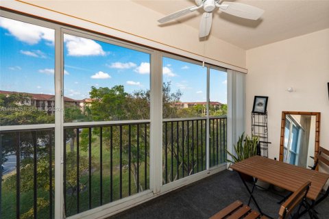 Купить кондоминиум в Пемброк-Пайнс, Флорида 2 спальни, 112.13м2, № 2036343 - фото 30