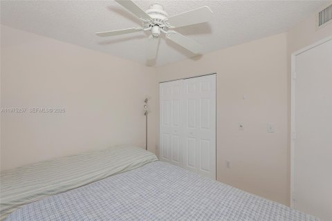 Купить кондоминиум в Пемброк-Пайнс, Флорида 2 спальни, 112.13м2, № 2036343 - фото 20