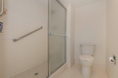 Купить кондоминиум в Пемброк-Пайнс, Флорида 2 спальни, 112.13м2, № 2036343 - фото 27