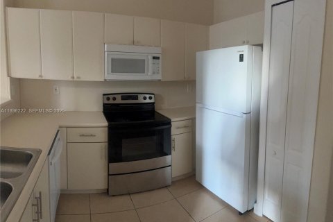 Купить кондоминиум в Хомстед, Флорида 3 спальни, 99.96м2, № 2088447 - фото 9