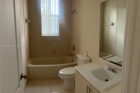 Купить кондоминиум в Хомстед, Флорида 3 спальни, 99.96м2, № 2088447 - фото 4