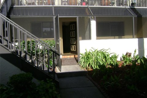 Copropriété à louer à Clearwater, Floride: 2 chambres, 91.04 m2 № 1883765 - photo 1
