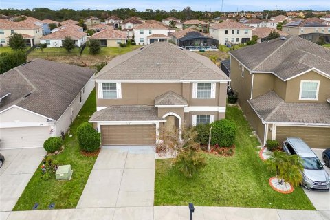 House in Davenport, Florida 4 bedrooms, 239.69 sq.m. № 2098831 - photo 4