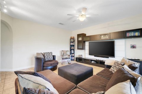 House in Davenport, Florida 4 bedrooms, 239.69 sq.m. № 2098831 - photo 18