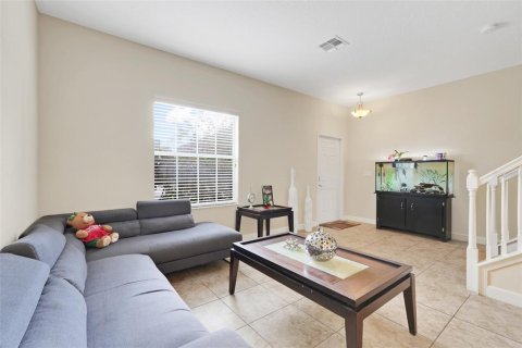 House in Davenport, Florida 4 bedrooms, 239.69 sq.m. № 2098831 - photo 22