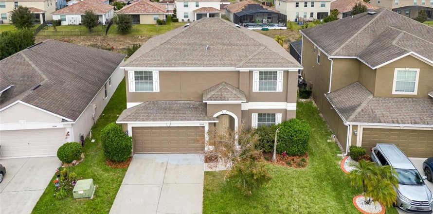 House in Davenport, Florida 4 bedrooms, 239.69 sq.m. № 2098831