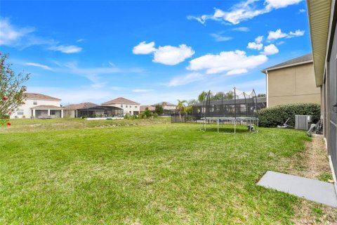 House in Davenport, Florida 4 bedrooms, 239.69 sq.m. № 2098831 - photo 12