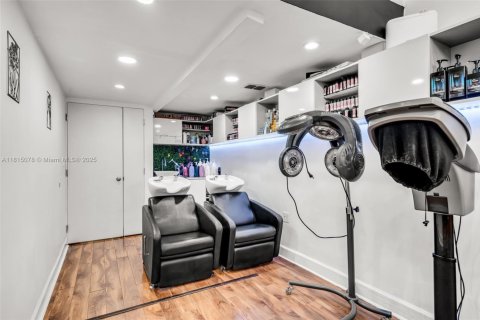 Immobilier commercial à vendre à Coral Gables, Floride № 1938306 - photo 15