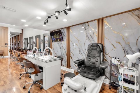 Immobilier commercial à vendre à Coral Gables, Floride № 1938306 - photo 14