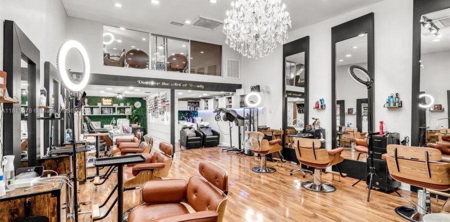 Immobilier commercial à Coral Gables, Floride № 1938306