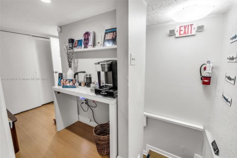 Immobilier commercial à vendre à Coral Gables, Floride № 1938306 - photo 22