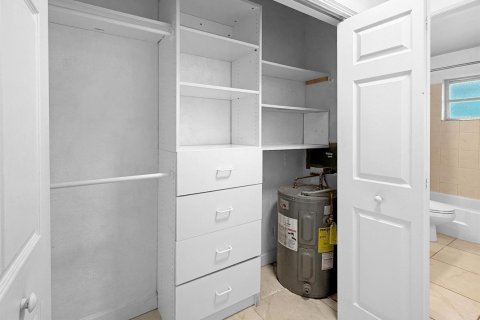 Copropriété à vendre à Wilton Manors, Floride: 1 chambre, 55.46 m2 № 2084797 - photo 15