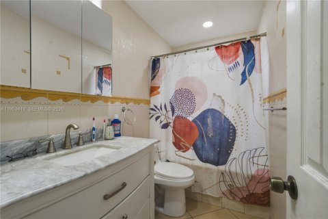 House in Miramar, Florida 3 bedrooms, 157.66 sq.m. № 2153256 - photo 16