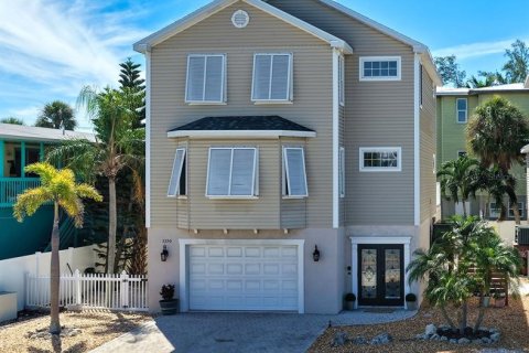 Villa ou maison à vendre à Holmes Beach, Floride: 3 chambres, 182.83 m2 № 2400184 - photo 2