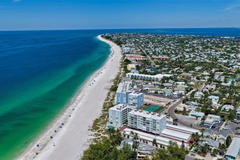 Villa ou maison à Holmes Beach, Floride 3 chambres, 182.83 m2 № 2400184