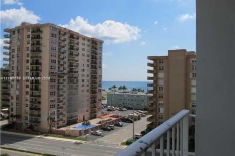 Condo à Hollywood, Floride, 1 chambre  № 2424669