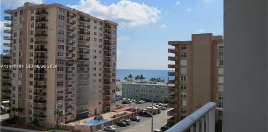 Condo à Hollywood, Floride, 1 chambre № 2424669