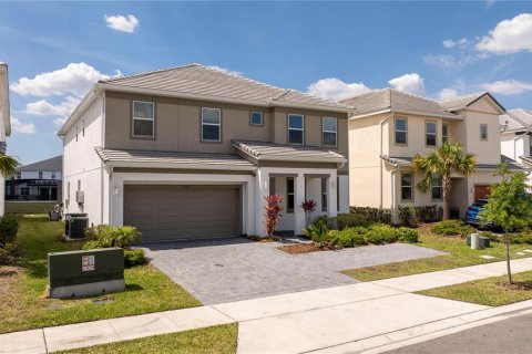 House in Kissimmee, Florida 9 bedrooms, 377.18 sq.m. № 1911414 - photo 2